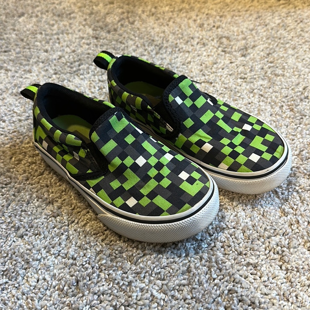 Boys Minecraft Slip On Skechers Sneakers